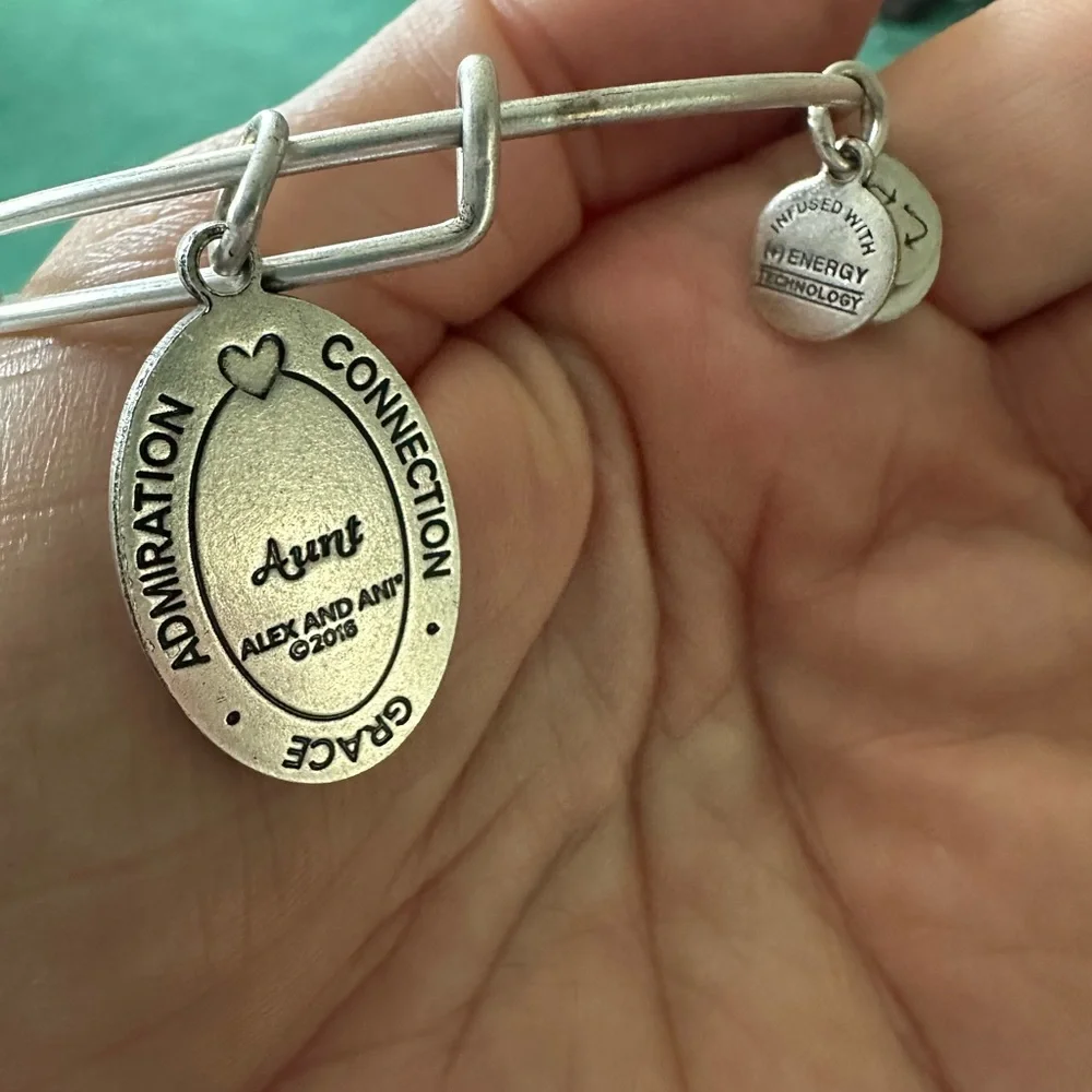 Brand new Alex and Ani bracelet in silver - Picture 4 of 6